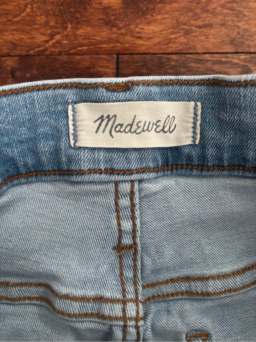 Madewell Mid-Rise Kick Out Jeans - Picture 3 of 4